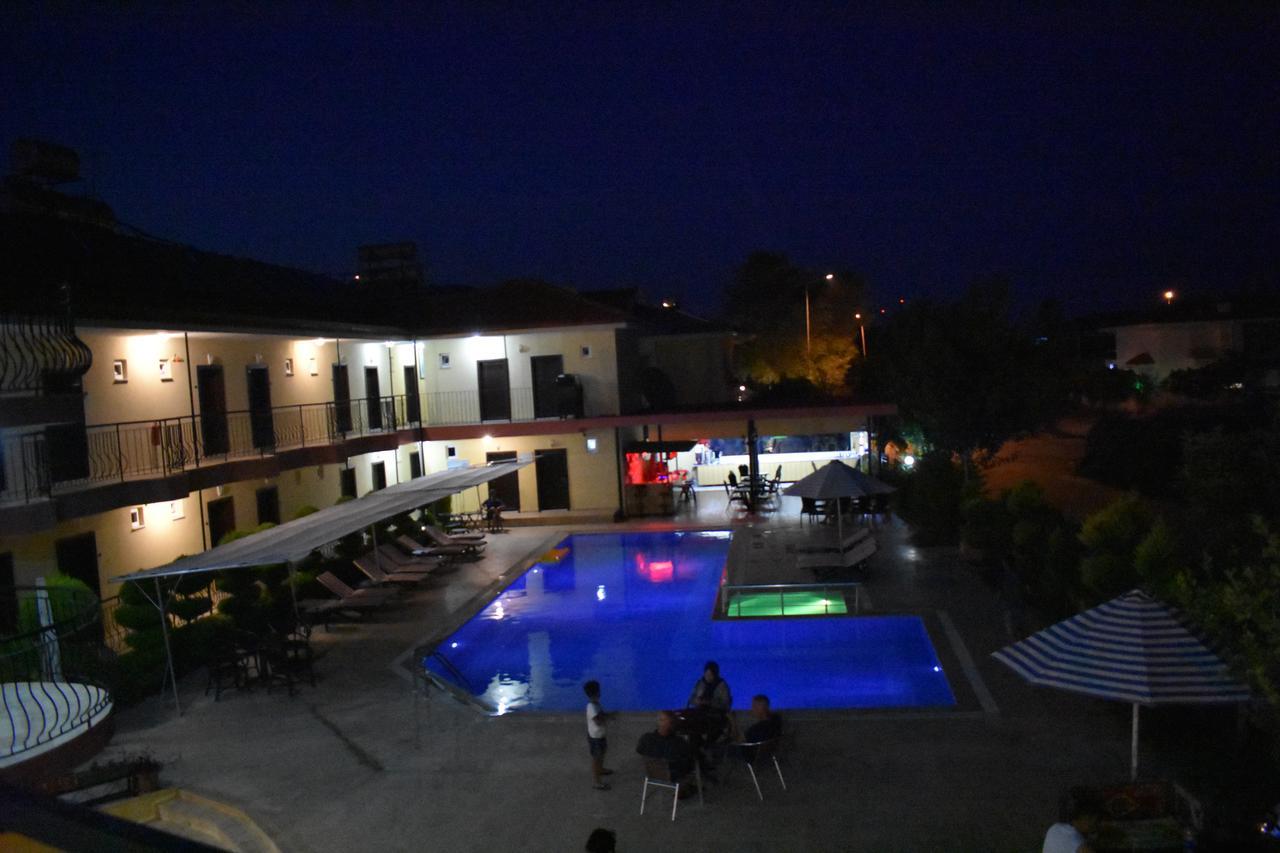 Las Palmeras Hotel Çamyuva Exteriör bild