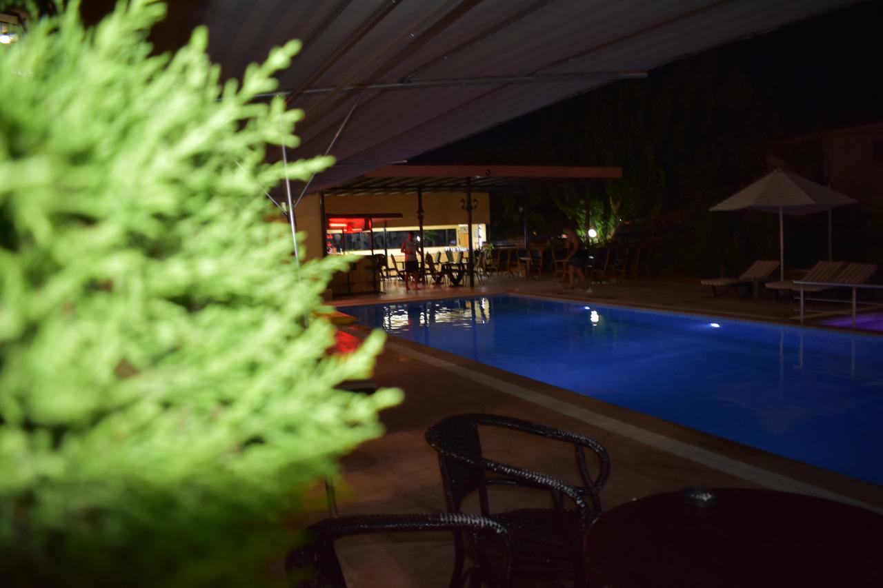 Las Palmeras Hotel Çamyuva Exteriör bild