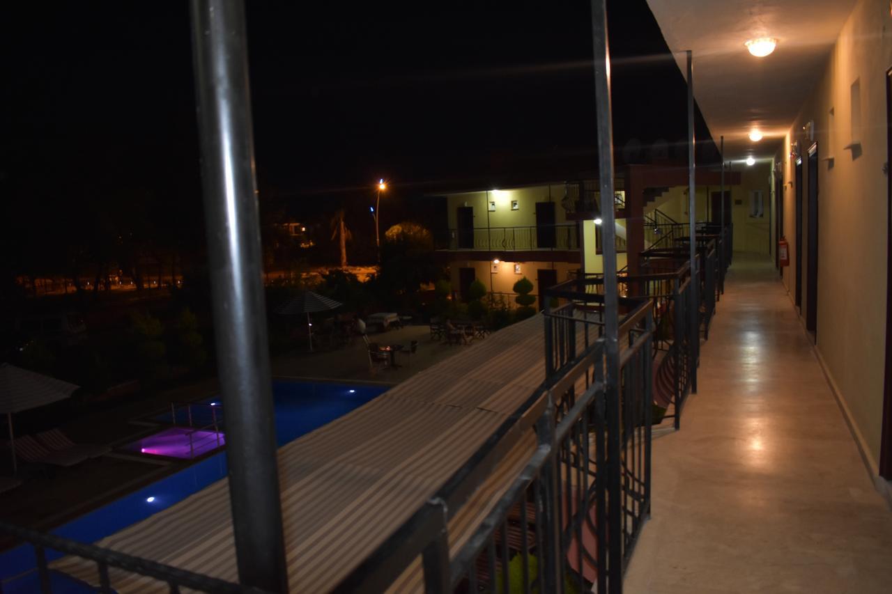 Las Palmeras Hotel Çamyuva Exteriör bild