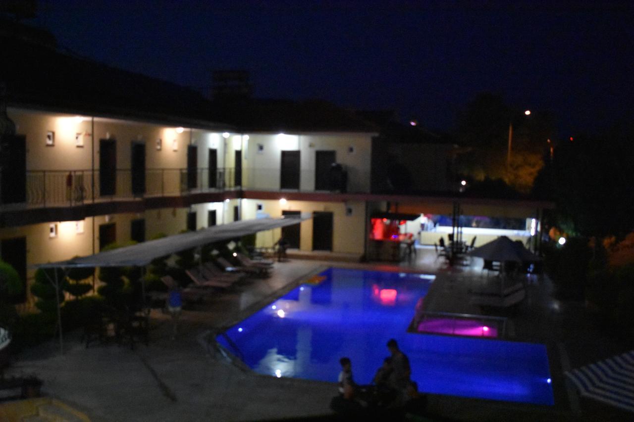 Las Palmeras Hotel Çamyuva Exteriör bild
