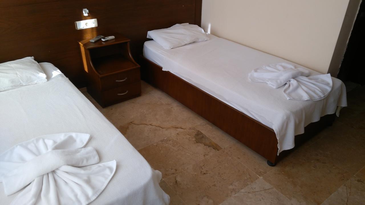Las Palmeras Hotel Çamyuva Exteriör bild